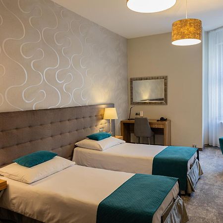 Tulip Hotels - Wroclaw Patio ภายนอก รูปภาพ