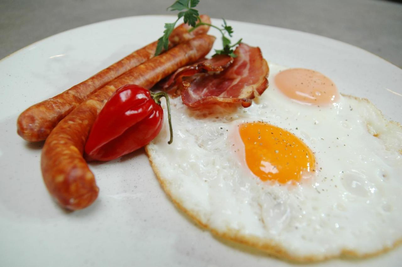 Tulip Hotels - Wroclaw Patio ภายนอก รูปภาพ