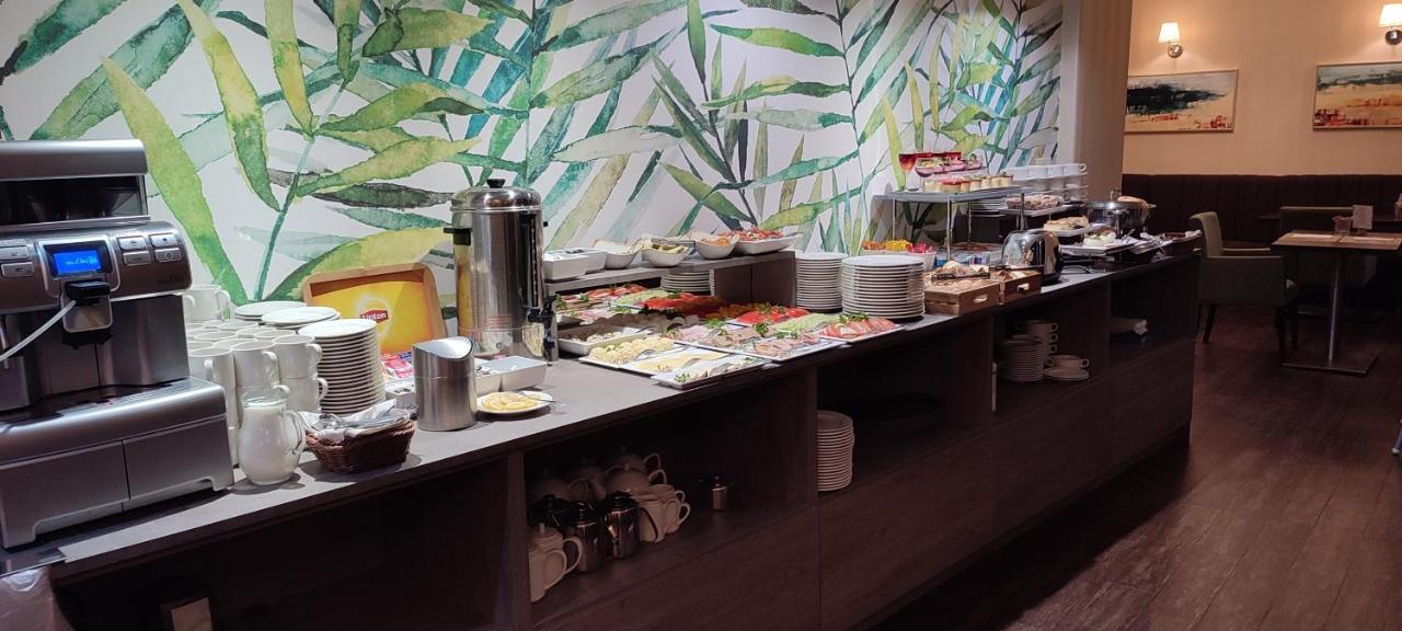 Tulip Hotels - Wroclaw Patio ภายนอก รูปภาพ