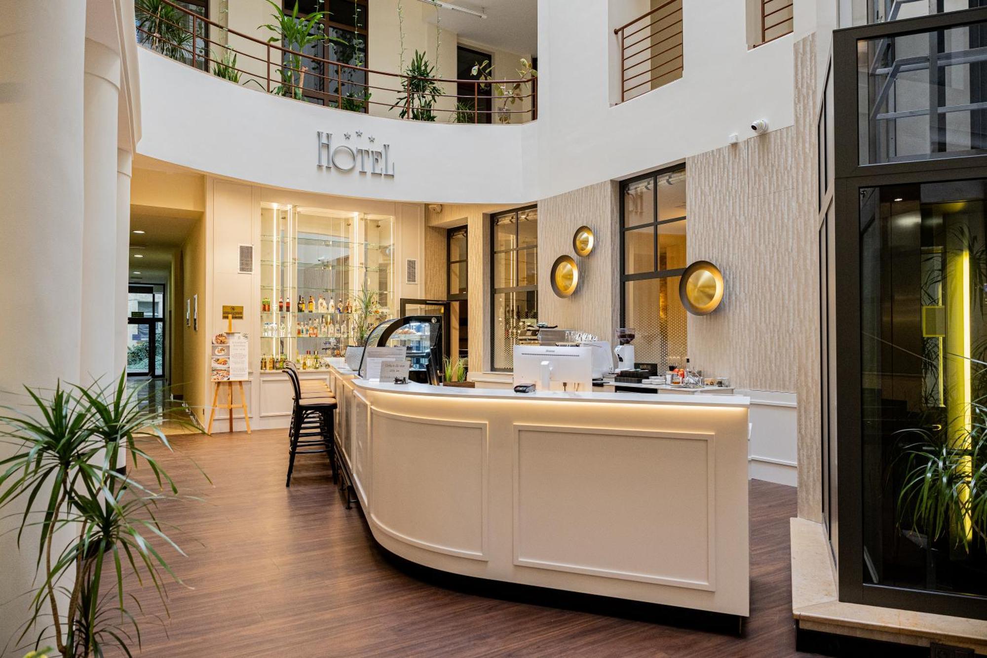Tulip Hotels - Wroclaw Patio ภายนอก รูปภาพ