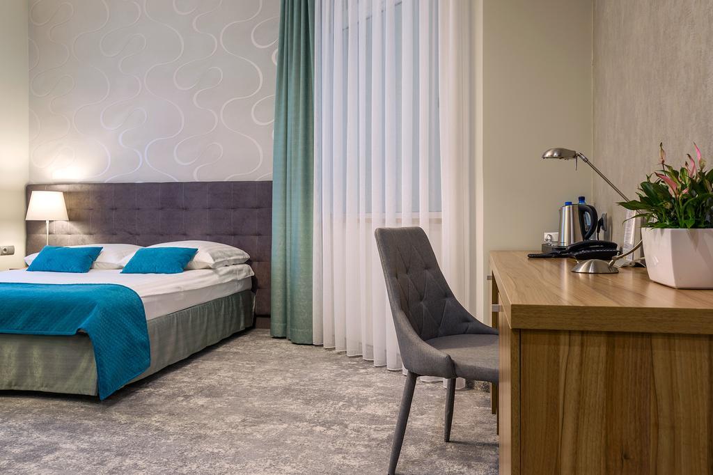 Tulip Hotels - Wroclaw Patio ภายนอก รูปภาพ