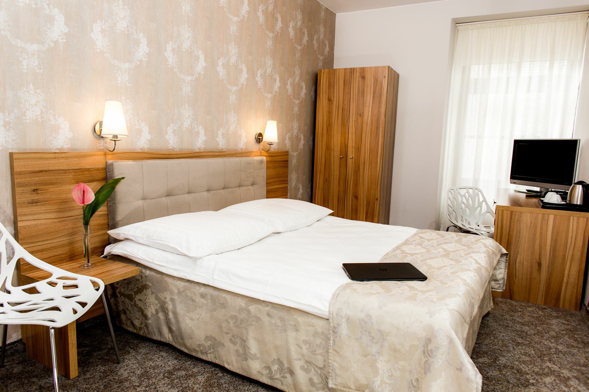 Tulip Hotels - Wroclaw Patio ภายนอก รูปภาพ